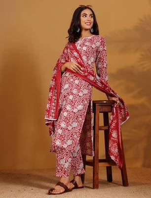 Floral Printed Notch Neck Kurta With Trousers & Dupatta 1
