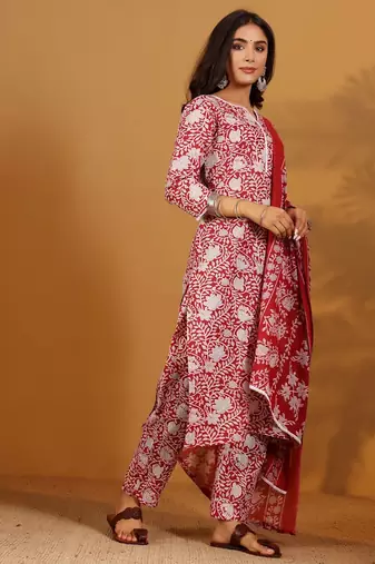 Floral Printed Notch Neck Kurta With Trousers & Dupatta