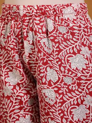 Floral Printed Notch Neck Kurta With Trousers & Dupatta 5