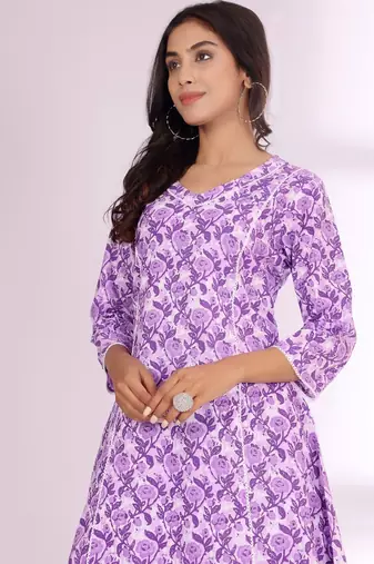 Lavender Floral Printed V-Neck Thread Work Kurta with Trousers