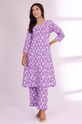 Lavender Floral Printed V-Neck Thread Work Kurta with Trousers