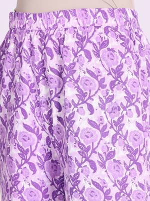 Lavender Floral Printed V-Neck Thread Work Kurta with Trousers 4