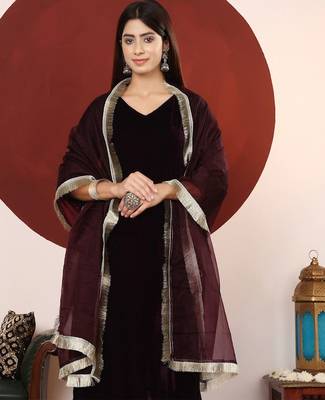 V-Neck Velvet Straight Kurta With Trousers And Dupatta 2