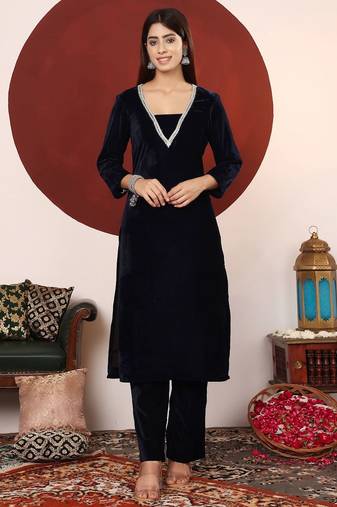 Gotta Patti V-Neck Velvet Straight Kurta With Trousers