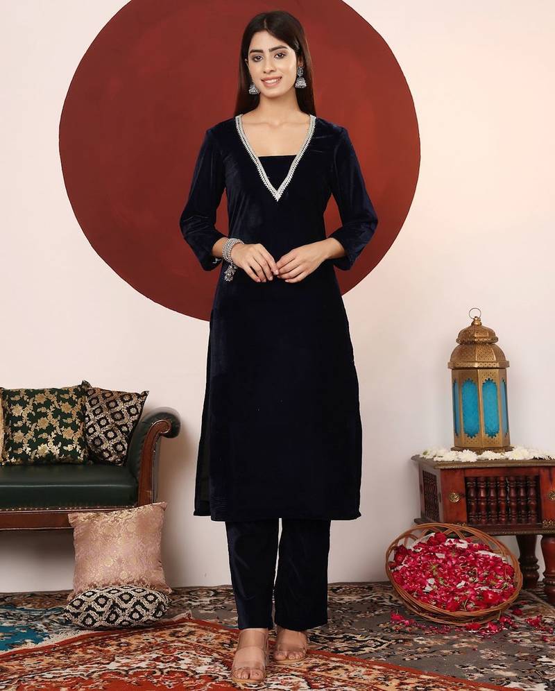 Gotta Patti V-Neck Velvet Straight Kurta With Trousers