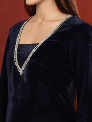 Gotta Patti V-Neck Velvet Straight Kurta With Trousers 3