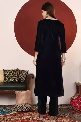 Gotta Patti V-Neck Velvet Straight Kurta With Trousers