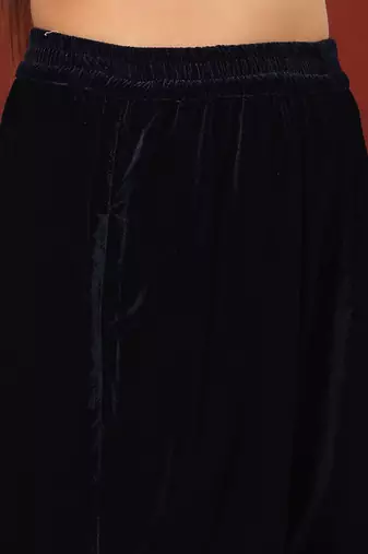 Gotta Patti V-Neck Velvet Straight Kurta With Trousers