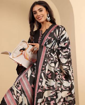 Floral Embroidered Thread Work Notch Neck Straight Kurta With Trousers & Dupatta 2