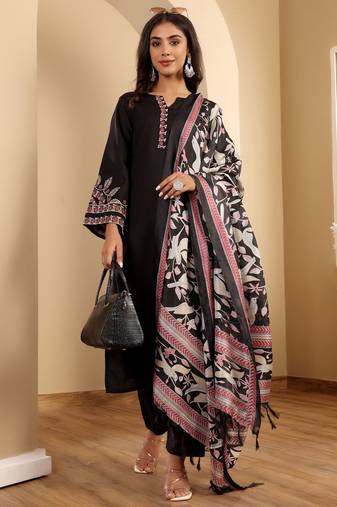 Floral Embroidered Thread Work Notch Neck Straight Kurta With Trousers & Dupatta