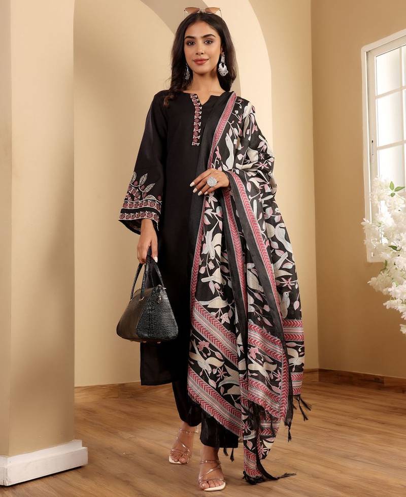 Floral Embroidered Thread Work Notch Neck Straight Kurta With Trousers & Dupatta