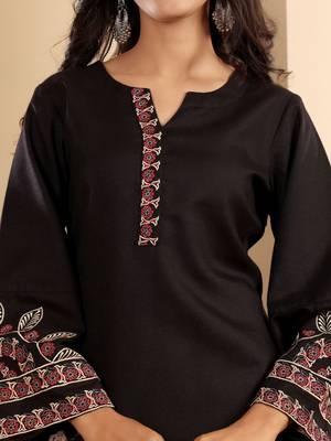 Floral Embroidered Thread Work Notch Neck Straight Kurta With Trousers & Dupatta 3