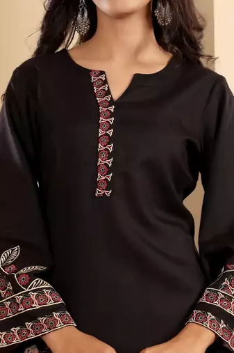 Floral Embroidered Thread Work Notch Neck Straight Kurta With Trousers & Dupatta