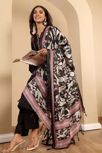 Floral Embroidered Thread Work Notch Neck Straight Kurta With Trousers & Dupatta