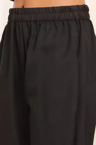 Women Regular Kurta with Trousers