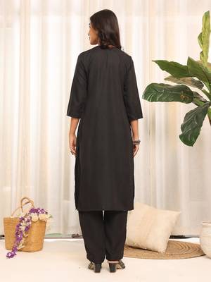 Women Regular Kurta with Trousers 5