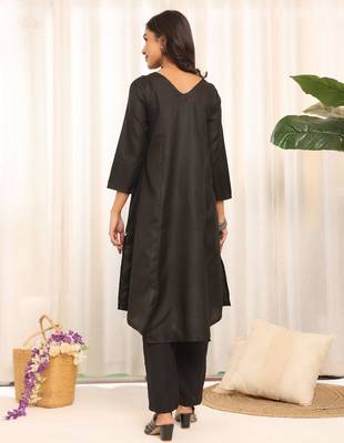 Black V-Neck Panelled A-Line Kurta With Trouser 4