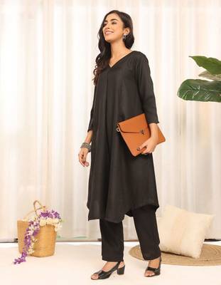 Black V-Neck Panelled A-Line Kurta With Trouser 5