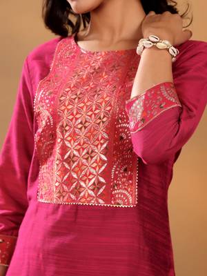 Magenta Floral Yoke Design Gotta Patti Kurta With Trouser & Dupatta 2