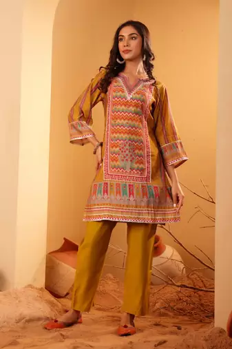 Ethnic Motifs Printed Chanderi Silk Notch Neck Straight Kurta With Trousers