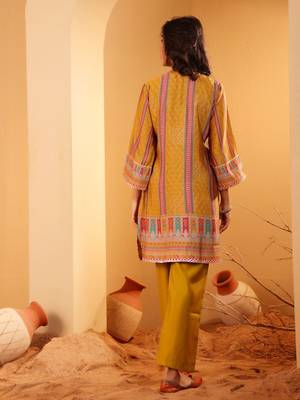 Ethnic Motifs Printed Chanderi Silk Notch Neck Straight Kurta With Trousers 4