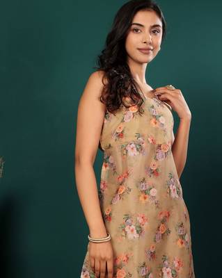 Floral Printed V-Neck Empire Straight Kurta With Trouser 2