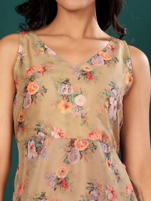 Floral Printed V-Neck Empire Straight Kurta With Trouser 3