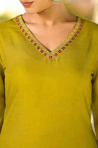 Green Embroidered V-Neck Flared Sleeves Straight Kurta With Trousers