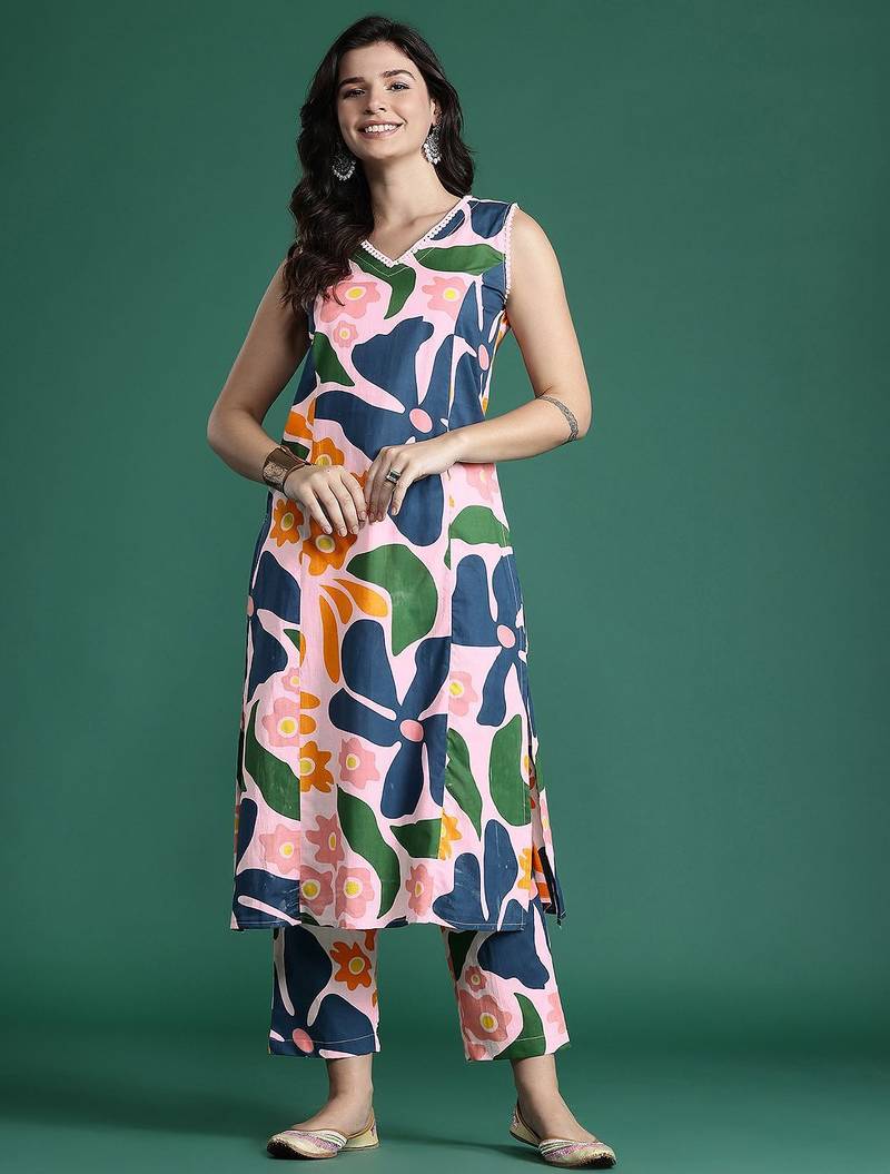 Floral Printed Panelled Pure Cotton Kurta with Trousers