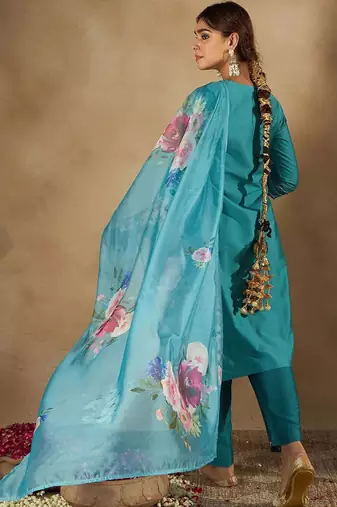 Women Floral Embroidered Regular Thread Work Kurta with Trousers & Dupatta