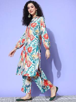 Women Floral Printed Regular Kurta with Trousers 4