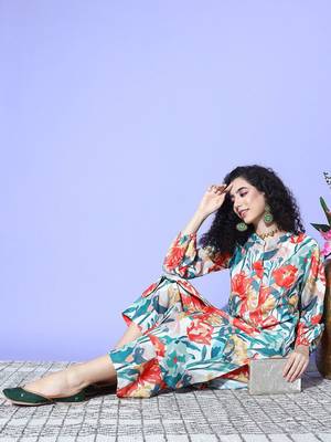 Women Floral Printed Regular Kurta with Trousers 6