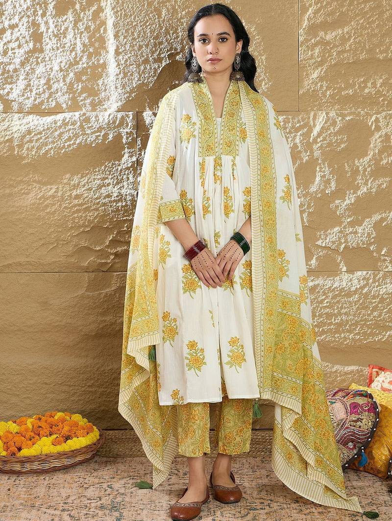 Women Floral Printed Pleated Pure Cotton Kurta with Trousers & Dupatta