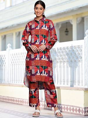 Women Printed Regular Kurta with Trousers 1