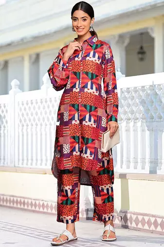 Women Printed Regular Kurta with Trousers