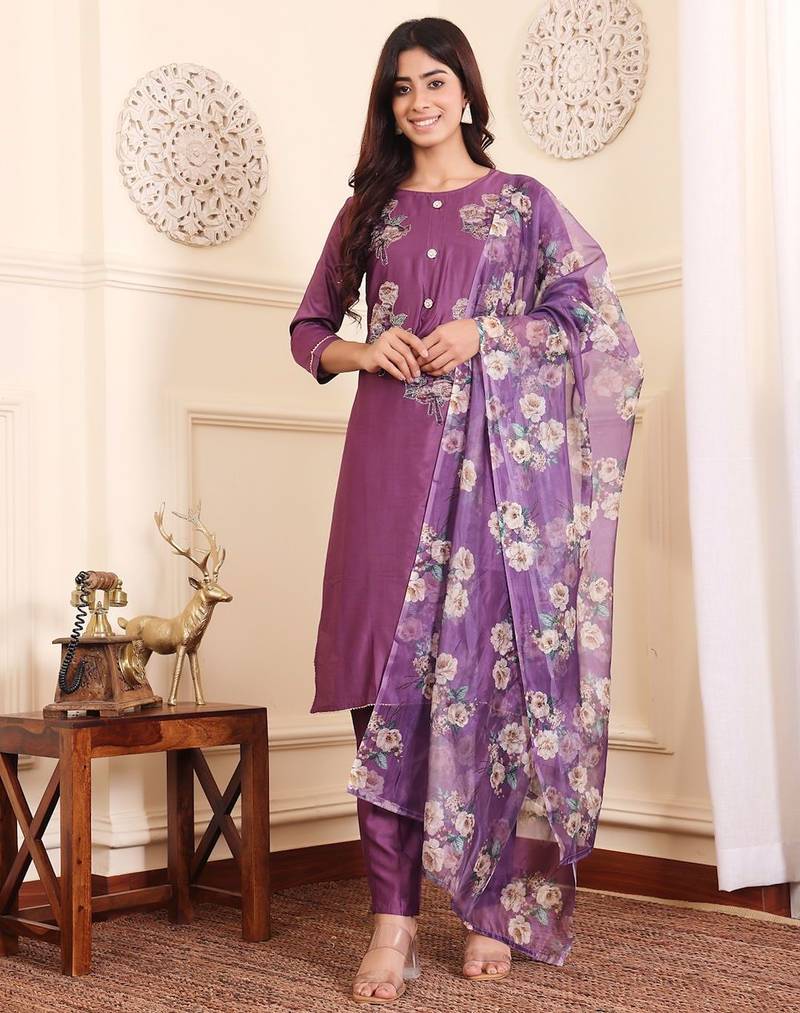 Women Floral Printed Regular Beads and Stones Kurta with Trouser & Dupatta