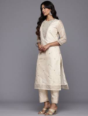 Ethnic Motifs Embroidered Sequinned Brocade Kurta With Trousers & Dupatta 5