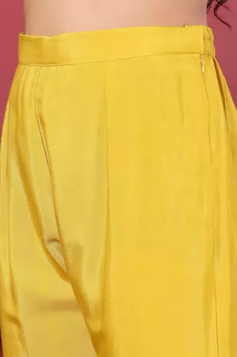 Geometric Embroidered Regular Thread Work Straight Kurta with Trousers & Dupatta