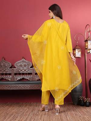 Geometric Embroidered Regular Thread Work Straight Kurta with Trousers & Dupatta 7