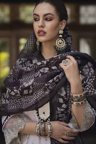 Cream-Coloured & Black Floral Embroidered Thread Work Linen Kurta Set