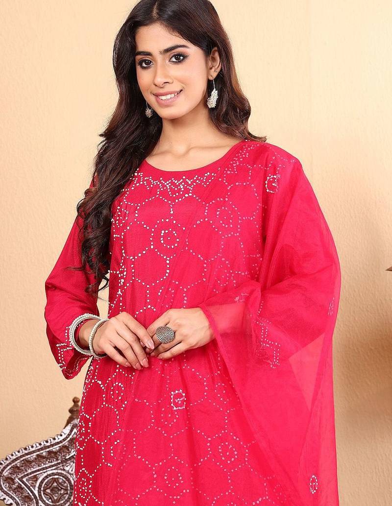 Geometric Embroidered Regular Thread Work Straight Kurta with Trousers & Dupatta