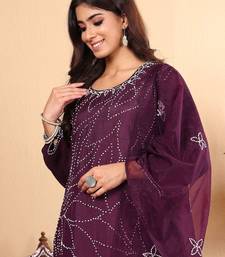 Floral Embroidered Regular Thread Work Straight Kurta with Trousers & Dupatta