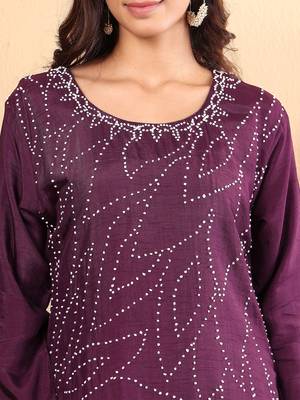 Floral Embroidered Regular Thread Work Straight Kurta with Trousers & Dupatta 3