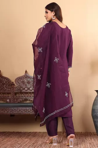 Floral Embroidered Regular Thread Work Straight Kurta with Trousers & Dupatta