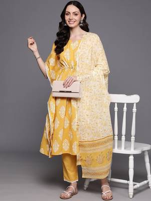 Floral Printed Kurta with Trousers & With Dupatta 1