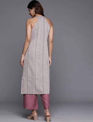 Ethnic Motifs Woven Design V-Neck Regular Kurta with Trousers 5