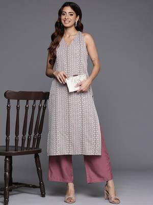 Ethnic Motifs Woven Design V-Neck Regular Kurta with Trousers 6