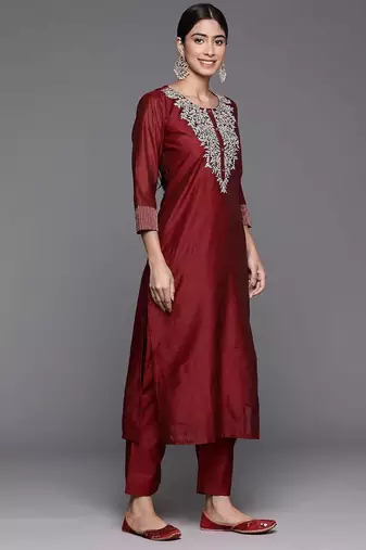 Floral Yoke Design Chanderi Silk Straight Kurta & Trousers With Dupatta