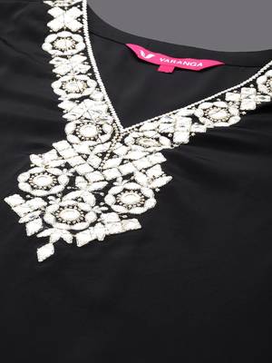 Paisley Yoke Design Thread Work Straight Kurta with Trousers 2