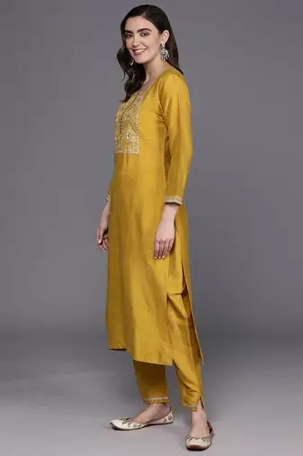 Floral Embroidered Chanderi Silk Kurta with Trousers & Dupatta